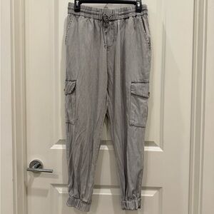 Dress Forum Light Gray Cargo Pants